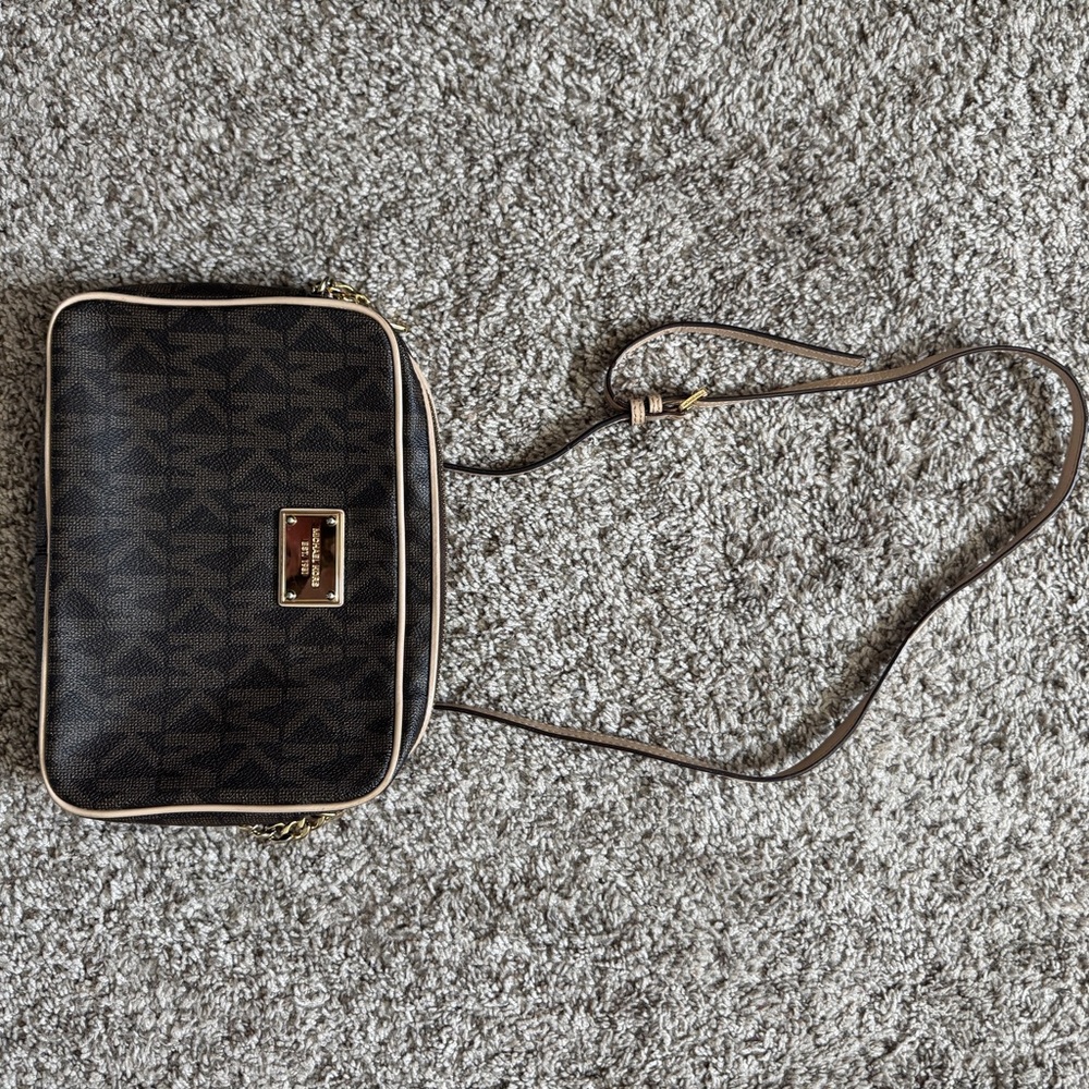 Michael Kors Crossbody Bag